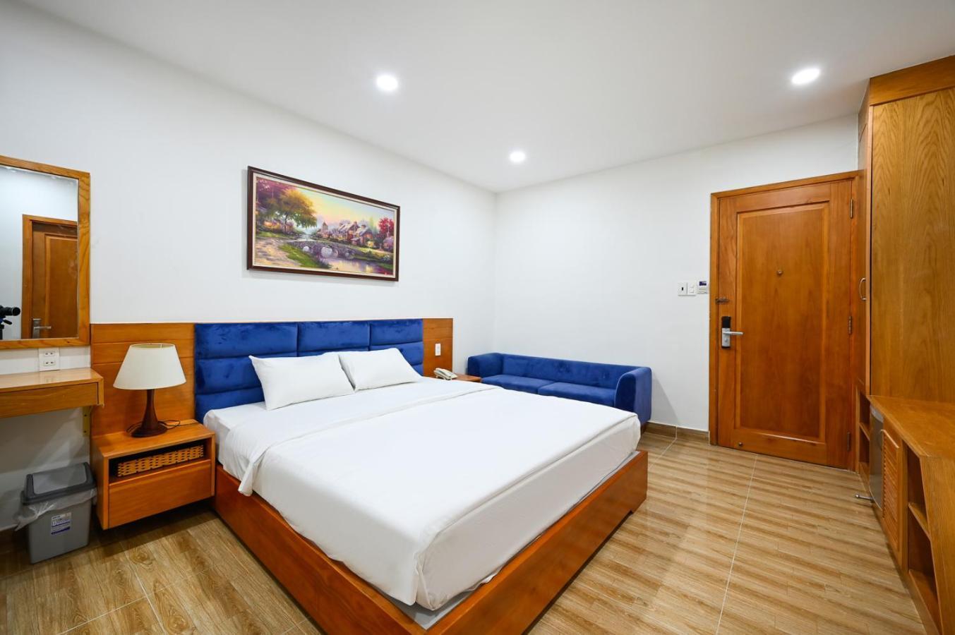 Vivian Airport Saigon 3*