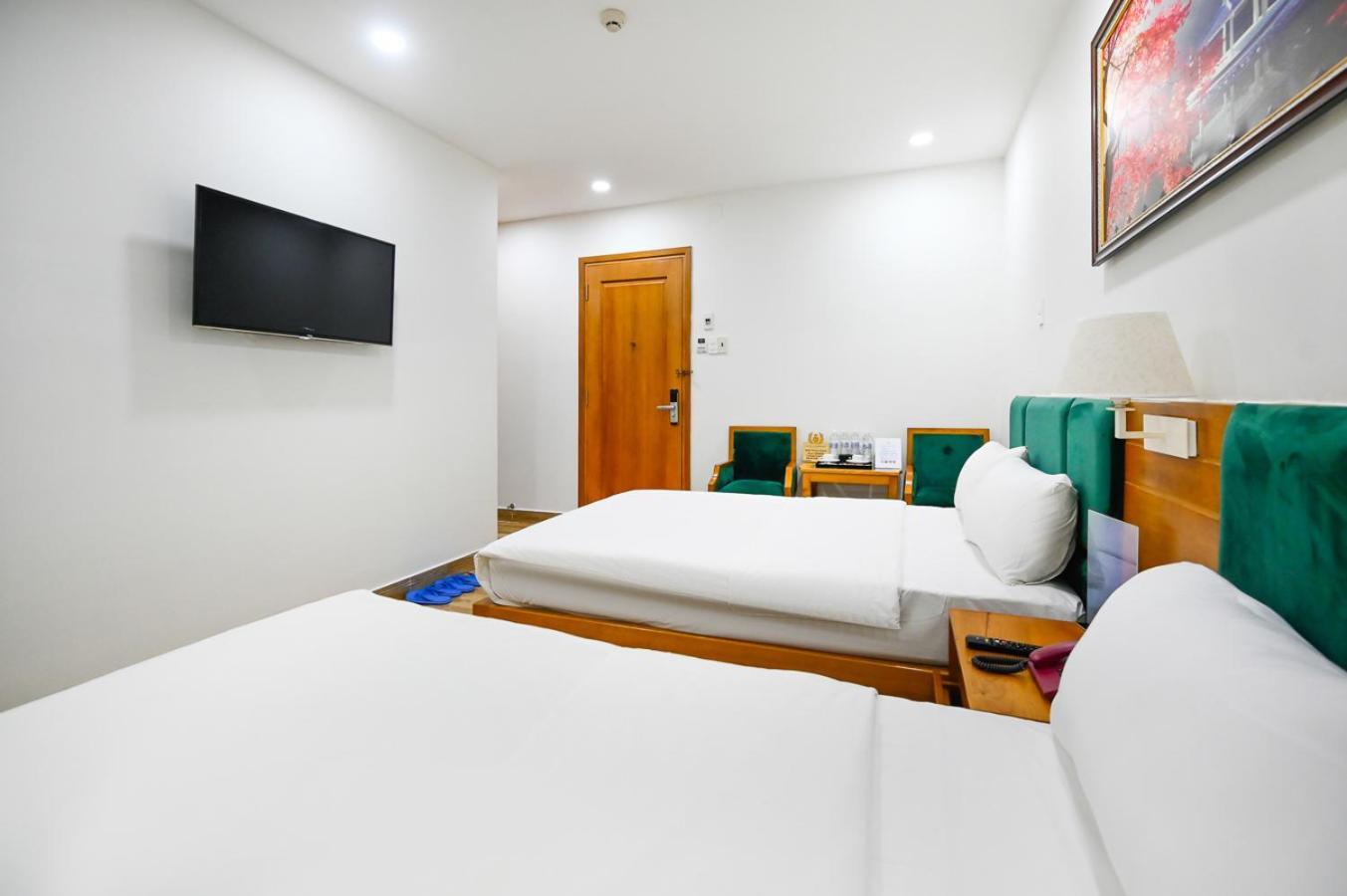 Hotel Vivian Airport Saigon 3*