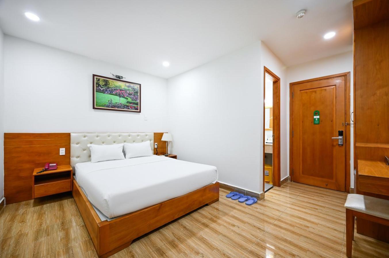 Hotel Vivian Airport Saigon Ho Chi Minh City