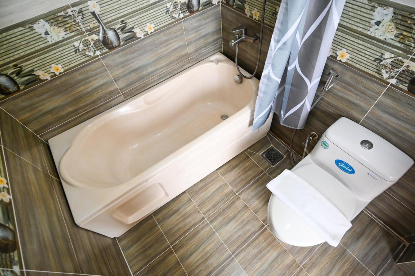 Vivian Airport Saigon 3*